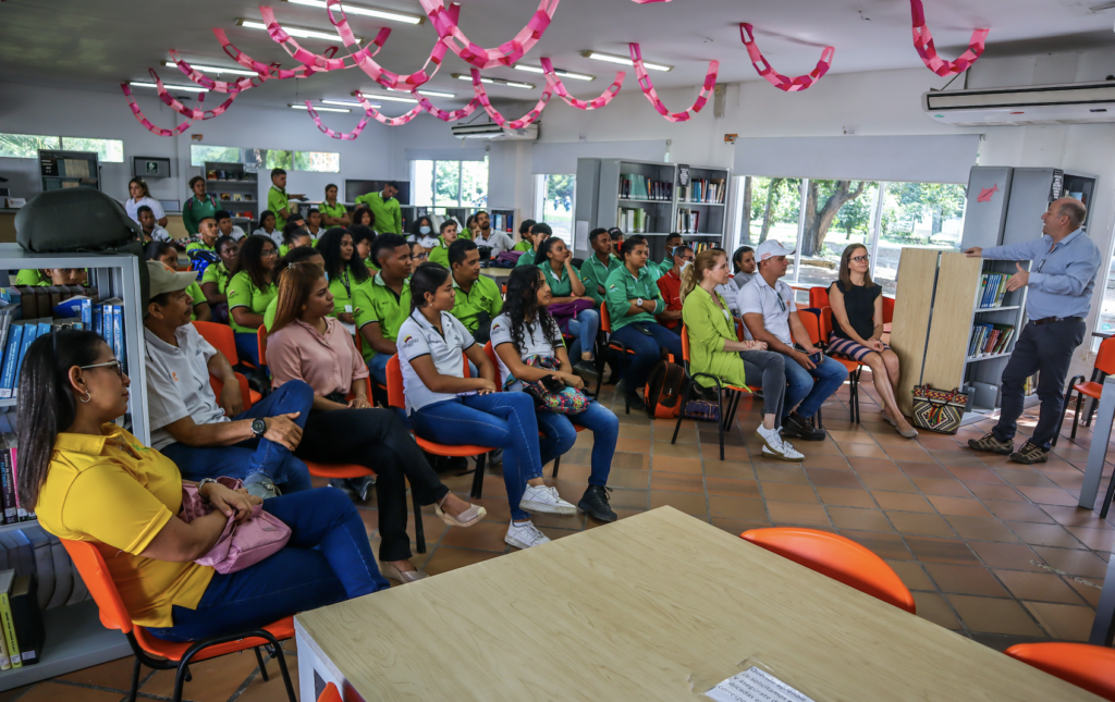 Charla en el centro del Sena Magdalena