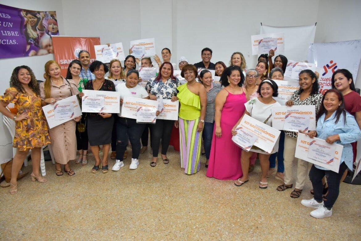 entrega_de_certificados_a_mujeres_de_la_escuela_de_formacion_de_santa_marta_4
