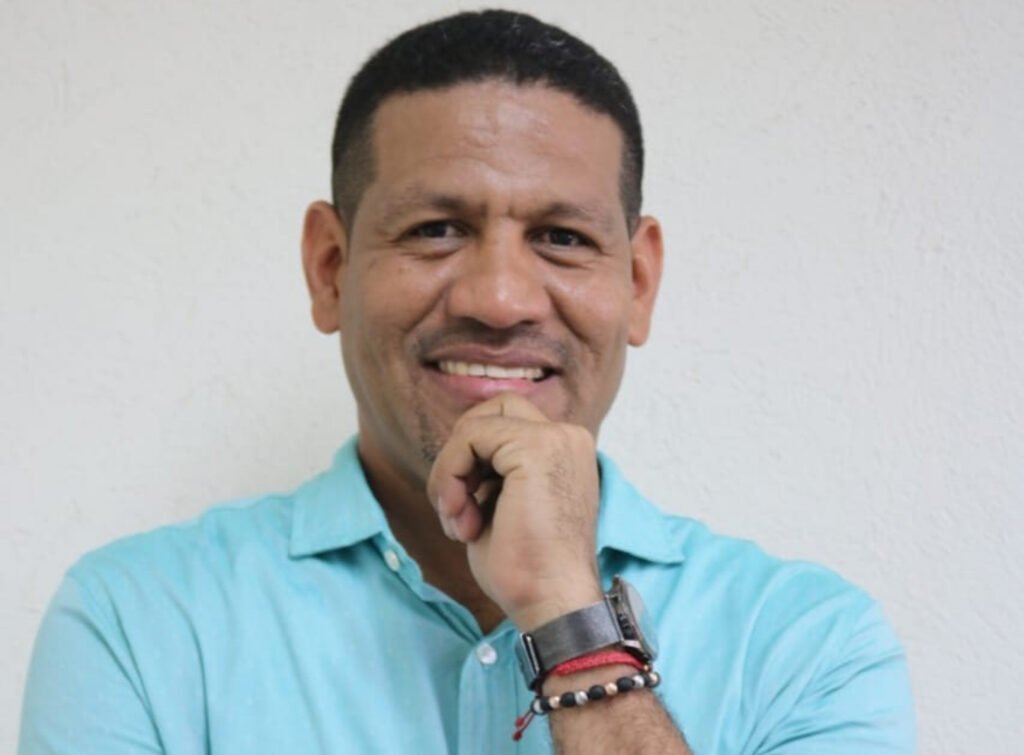 El ‘profe Jaris’ inicia su camino para llegar a la Alcaldía de Santa Marta