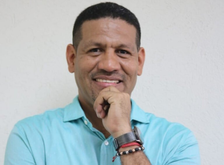 El ‘profe Jaris’ inicia su camino para llegar a la Alcaldía de Santa Marta