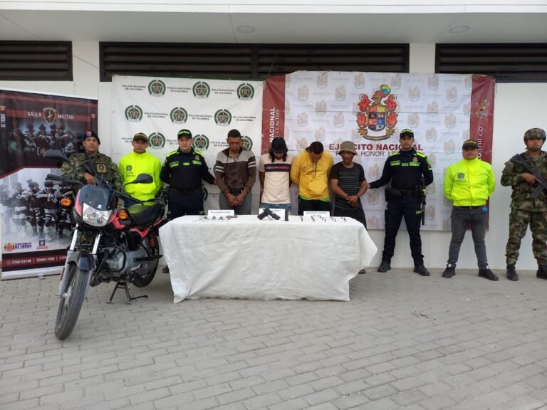 Cuatro capturados en El Pando: A uno le incautaron 52 gramos de coca