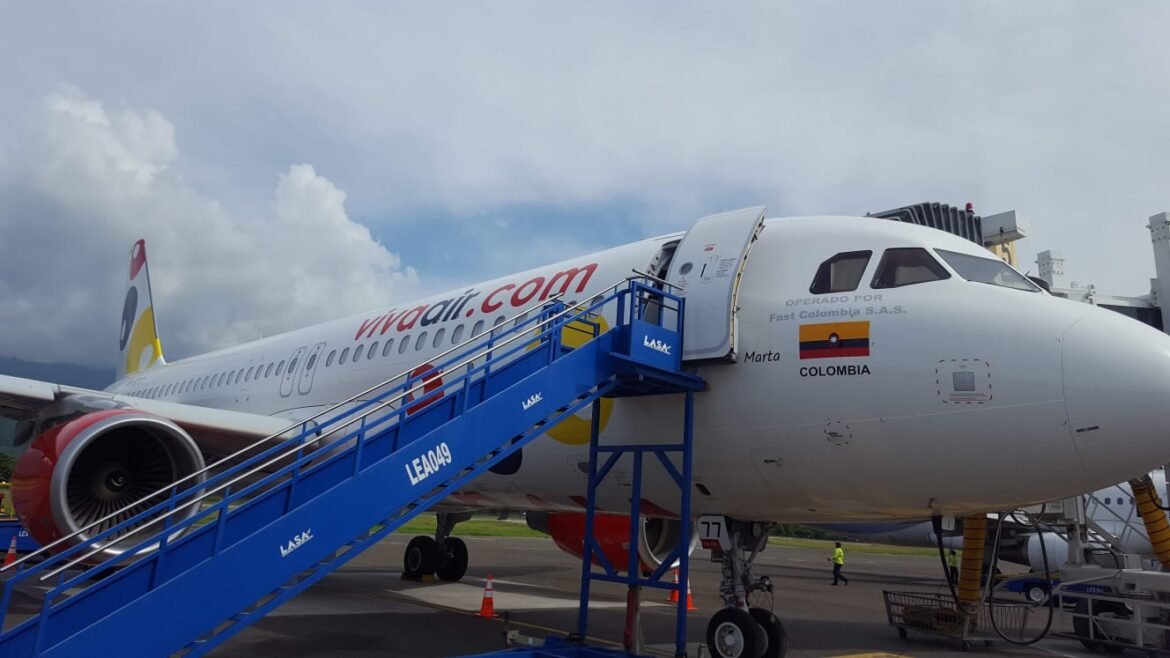 la aerolínea Viva Air decidió suspender todas sus rutas en el país generando preocupación en los hoteleros