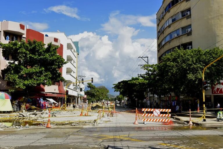Avenida Campo Serrano sin agua, otra talanquera para las ventas