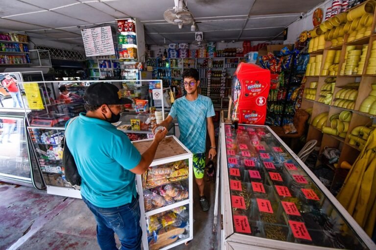 El efecto ‘Viva Air’ que golpeó a los comerciantes de Santa Marta