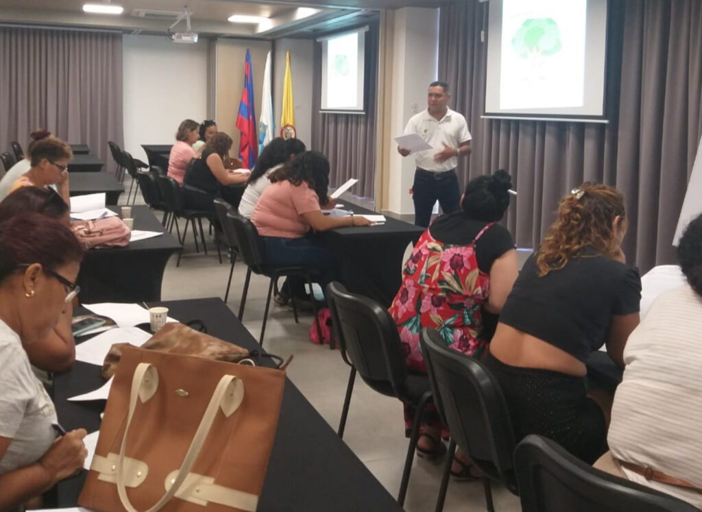 Mujeres emprendedoras migrantes formacion empresarial