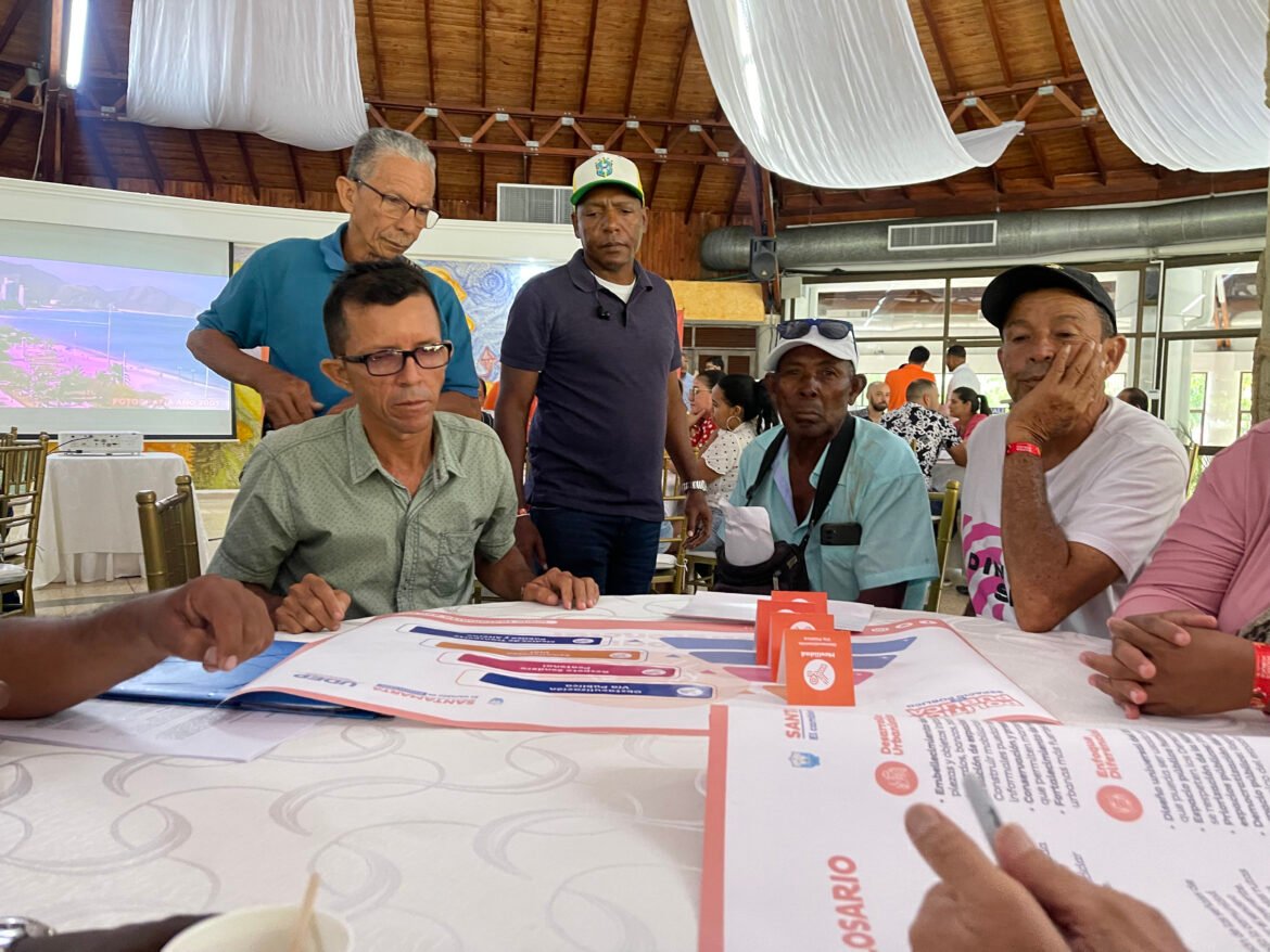 reunioin_poliitica_puiblica_con_gremios