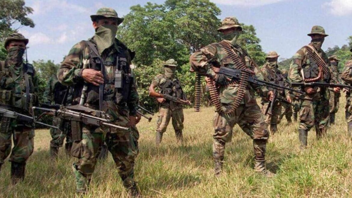 40 empresarios son vinculados con paramilitares