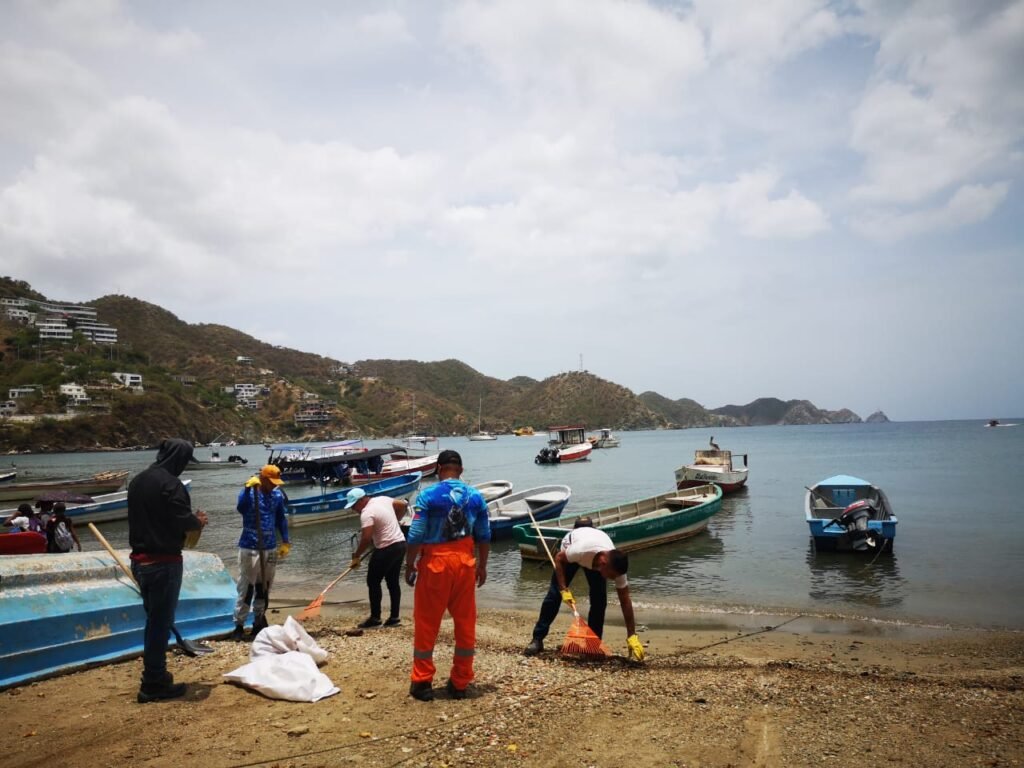 Los Cocos y Taganga las más afectadas con el combustible derramado