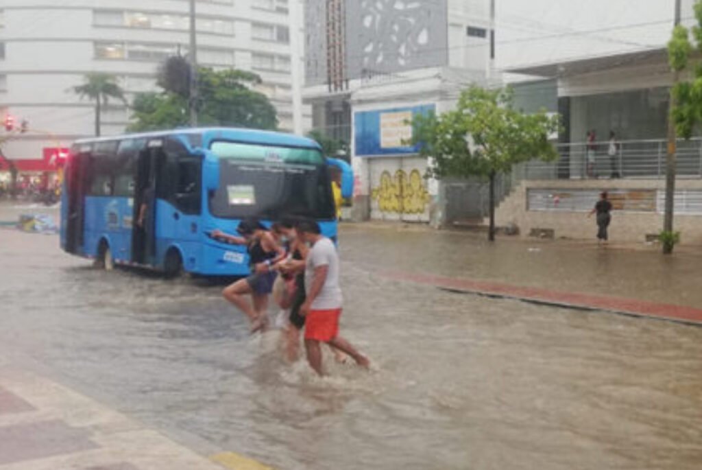 Aguacero de tres horas redujo en 95% la movilidad en Santa Marta