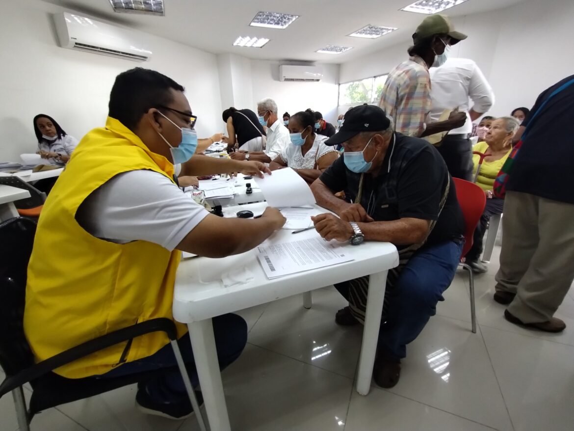Entrega de indemnizaciones a víctimas