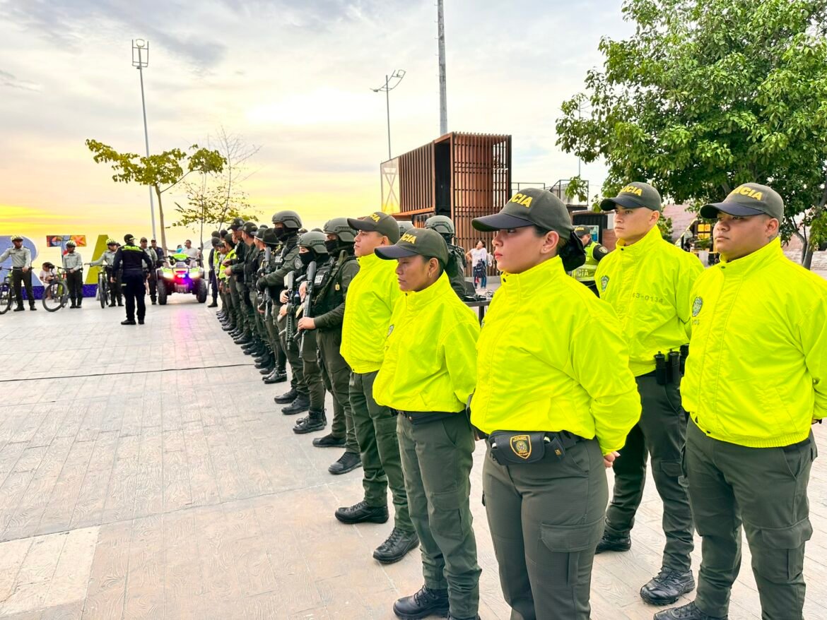 Uniformados listos para la semana de receso escolar