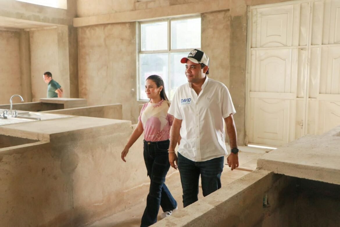 María Paola Álvarez es la alcaldesa electa de Ariguaní y David Farelo Daza, alcalde saliente.