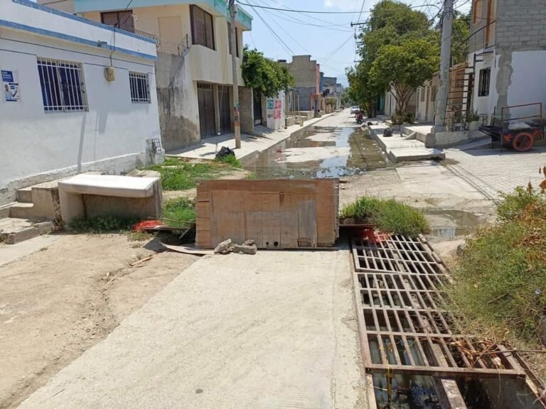 Alcaldía pide a la Essmar definir fecha para empalmar tubería en la calle 14 de Gaira