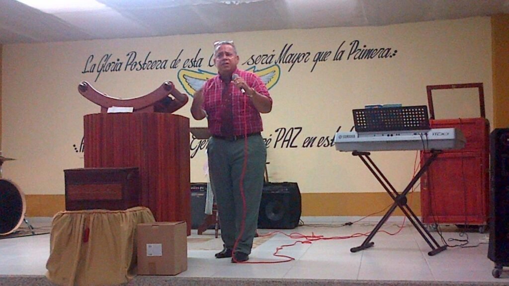 Linero: el pastor cristiano con el don de ‘crear’ concejales en Santa Marta