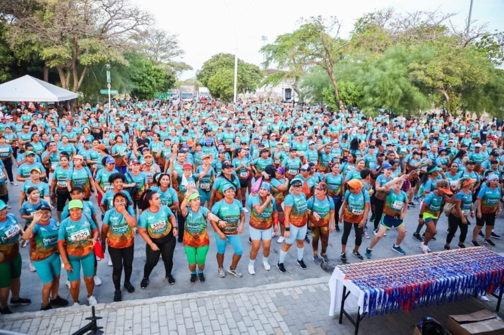 Siete mil competidores le cumplieron la cita a la carrera contra el plástico