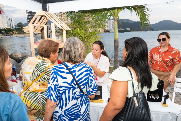 Vuelve el mercadillo Santa Marta en La Bahía ¡Apoya!