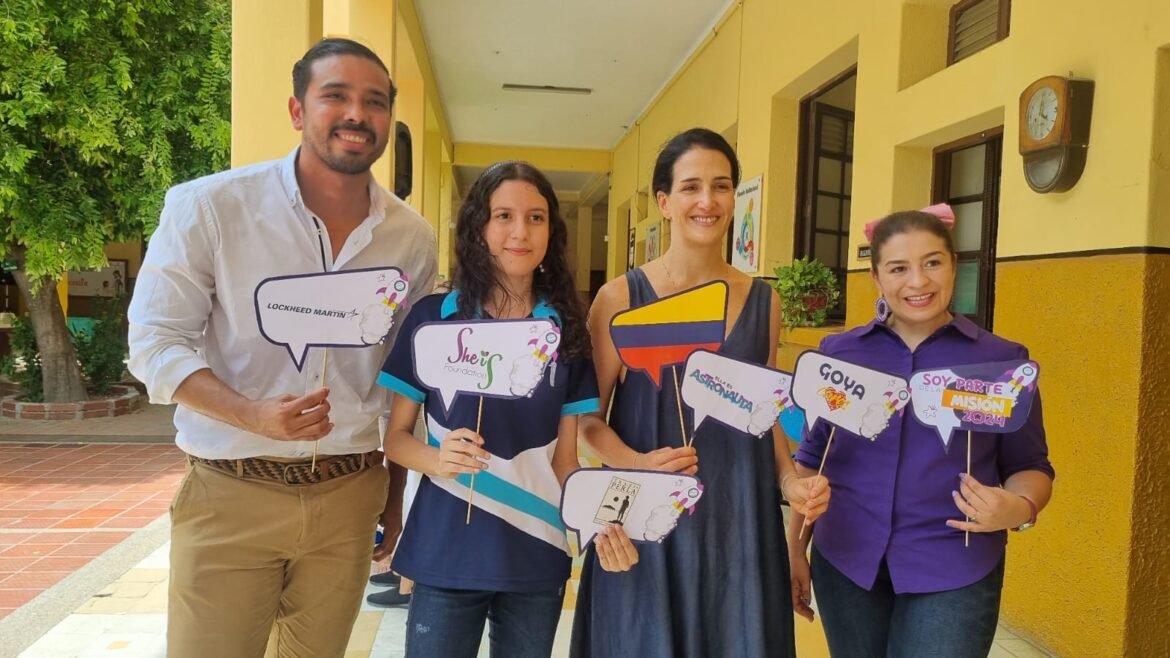 Viaje emocionante a la NASA para una estudiante de Santa Marta Estudiante emocionada de la Normal Superior María Auxiliadora de Santa Marta en la NASA.