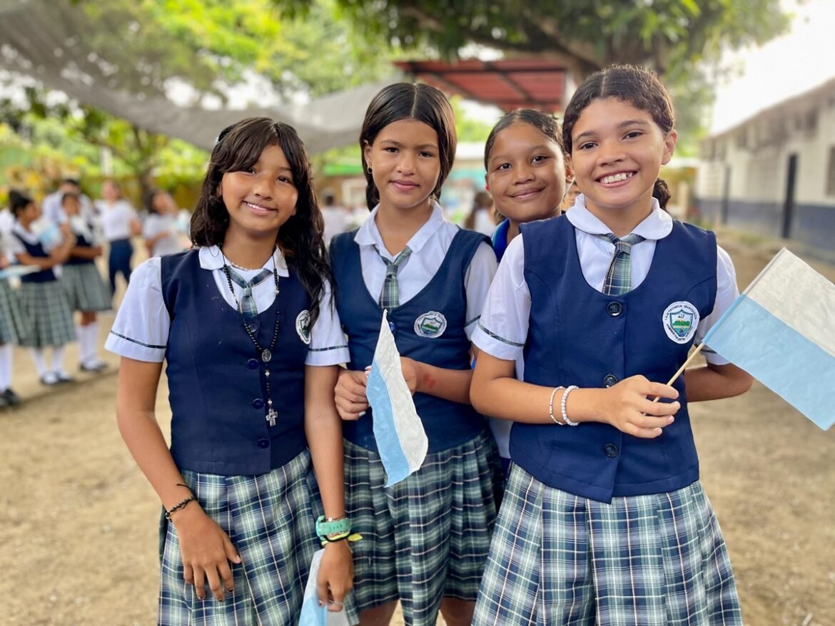 colegios públicos de Santa Marta Los padres de fmilia deben acercarse a los colegios públicos de Santa Marta