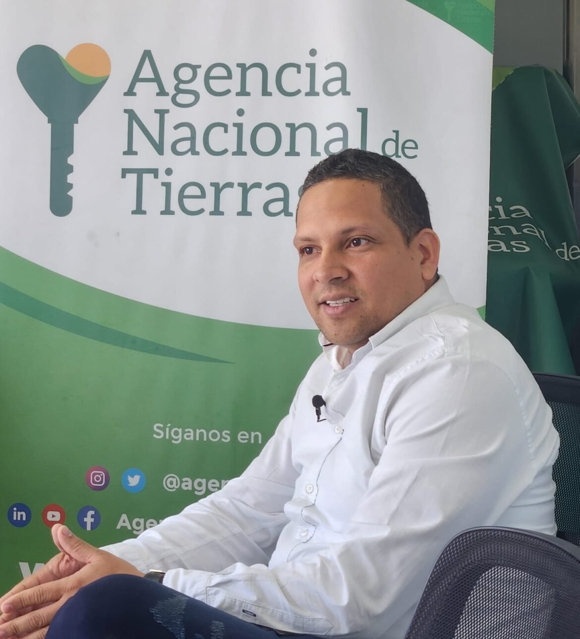Damián Marañón Damián Marañón se enfrenta al reto de entregar 20.000 Hectáreas a campesinos