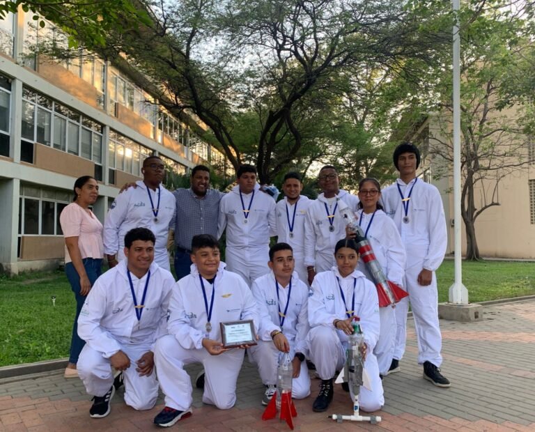 Estudiantes de Unimagdalena triunfan en concurso nacional de robótica