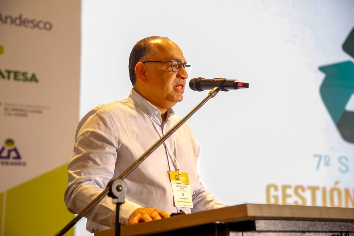 liderazgo de Santa Marta Andesco reconoce el liderazgo de Santa Marta y la gestión del alcalde Carlos Pinedo en la promoción del desarrollo sostenible.