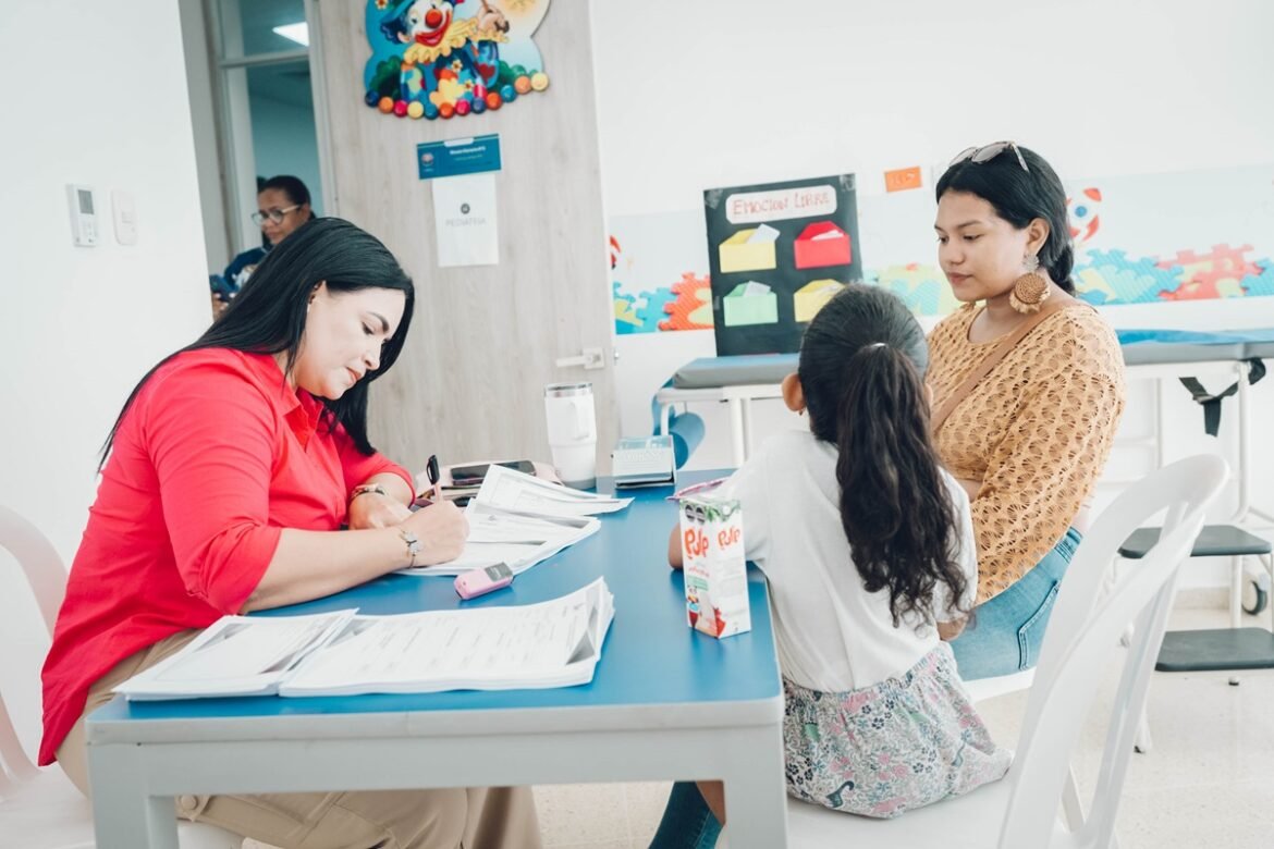 Universidad del Magdalena A través de la primera jornada de salud integral, la Universidad del Magdalena fortalece el bienestar en mujeres y niños de Santa Marta.