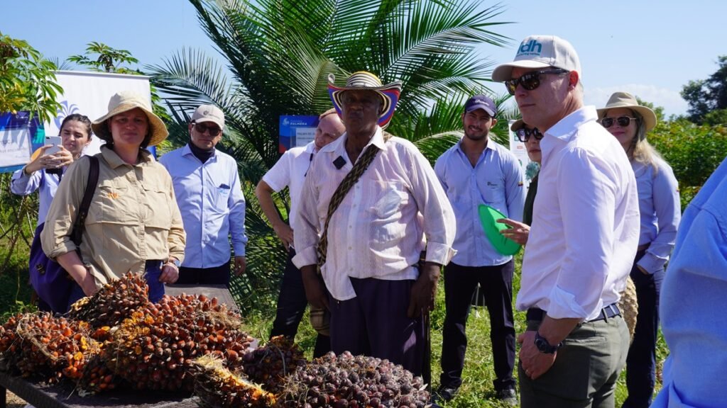 Príncipe Jaime de Borbón-Parma enviado de los Países Bajos visitó el norte del Magdalena
