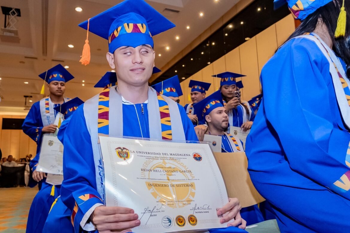 GRADO.INVIDENTE (1) Brian Castaño es el primer ingeniero de sistemas invidente en graduarse de la Universidad del Magdalena.