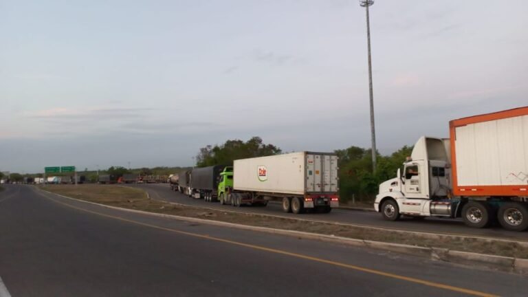 ASBAMA exige acción inmediata ante bloqueos que paralizan el sector bananero del Magdalena