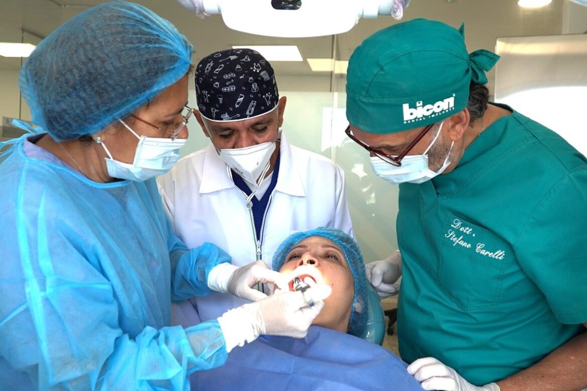 odontologia La movilidad entrante de expertos internacionales permitió compartir con estudiantes y docentes procedimientos novedosos en odontología.