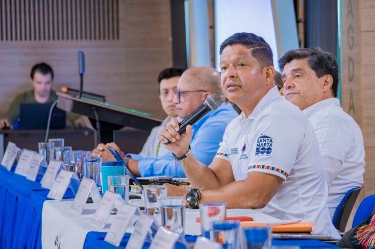 Pablo Vera impulsa reformas para elevar el rendimiento académico universitario