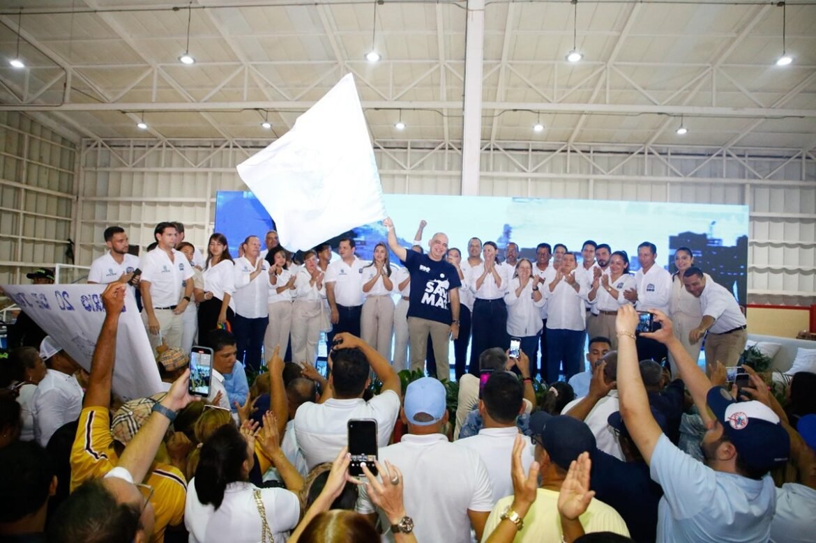 Carlos Pinedo cuello La administración de Carlos Pinedo Cuello presentó su balance de gestión con obras en marcha, mejora en indicadores educativos y decisiones que responden a necesidades históricas de Santa Marta.
