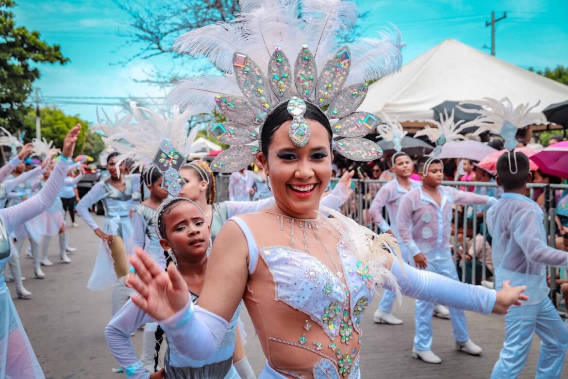 Desfile Folclórico Llevar la fiesta al sur, activar el comercio y unir a toda la ciudad convirtió este Desfile Folclórico de la Fiesta del Mar 2025 en un hito cultural y ciudadano.
