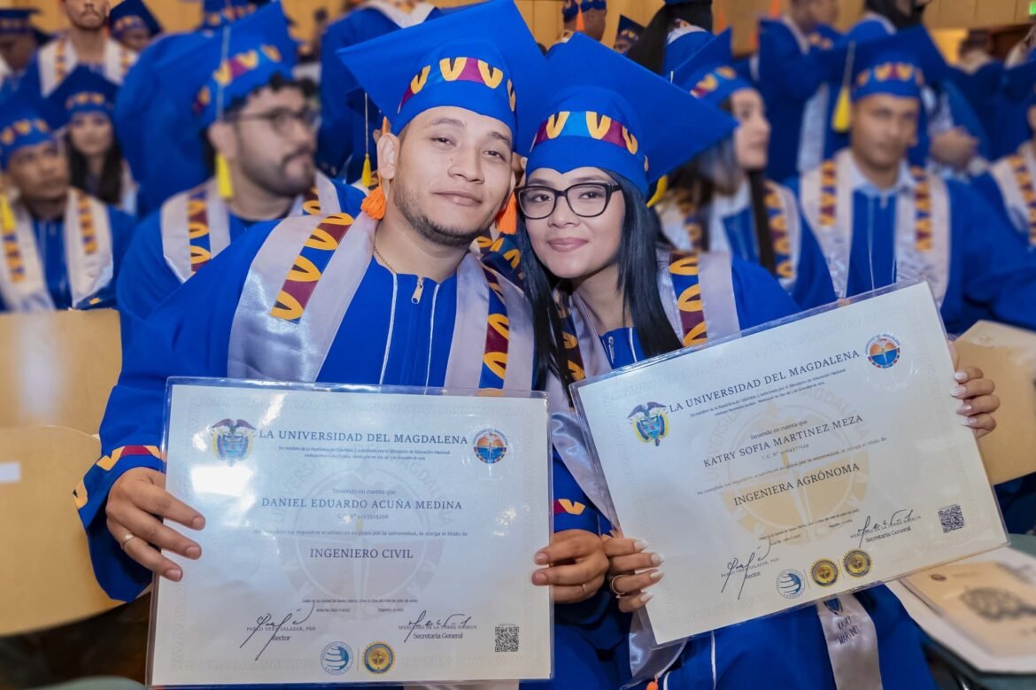 UNIMAGDALENA (3) Daniel Acuña Medina y Katry Martínez Meza estudiaron en equipo, formaron una familia y lograron graduarse de ingenieros en Unimagdalena en la misma ceremonia.