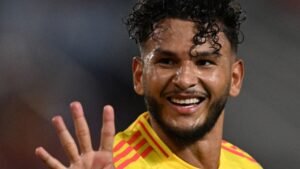 Luis Javier Suárez Charris marca cuatro goles con Colombia y se convierte en leyenda viva de Santa Marta y del fútbol nacional.