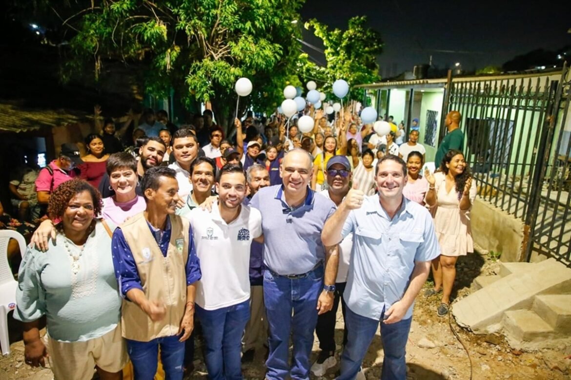 OBRA BARRIAL- ALTOS DE CHIMILA (2) Tras cuarenta años de espera comenzó la construcción del sistema de alcantarillado sanitario en el sector de Altos de Chimila.