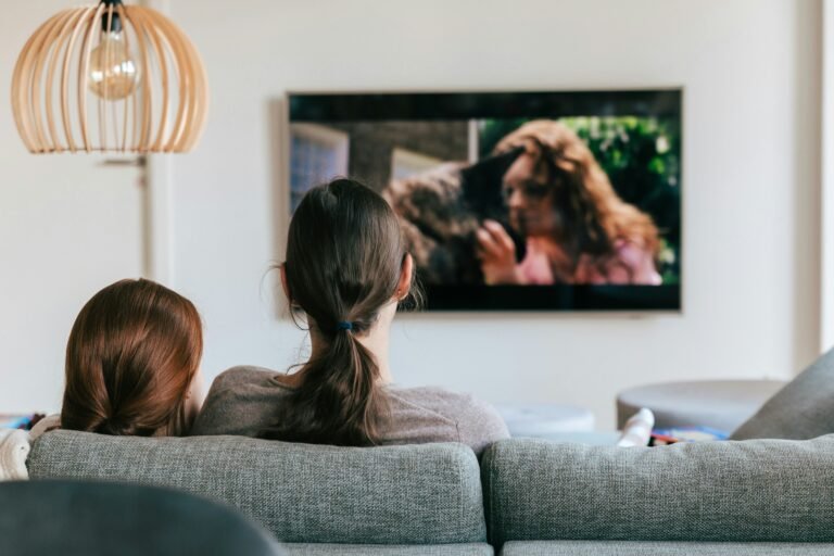 Convierte tu TV en un centro de entretenimiento con Google Chromecast 4 generación