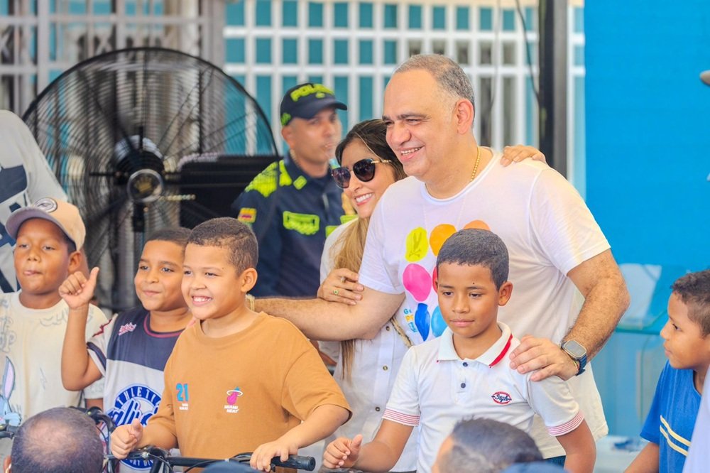 En el marco del programa ‘Alcaldía al Barrio’, el alcalde Carlos Pinedo Cuello llegó hasta el barrio Tayrona.