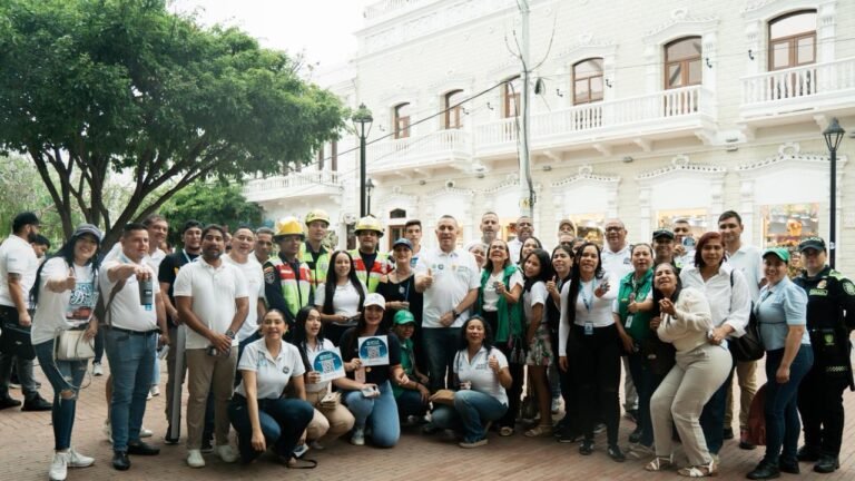 Santa Marta enciende sus fiestas con prevención: campaña oficial busca frenar el uso de pólvora