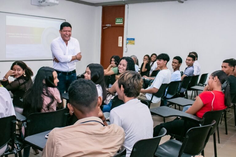 Rector Pablo Vera impulsa crecimiento histórico del Creo en Unimagdalena