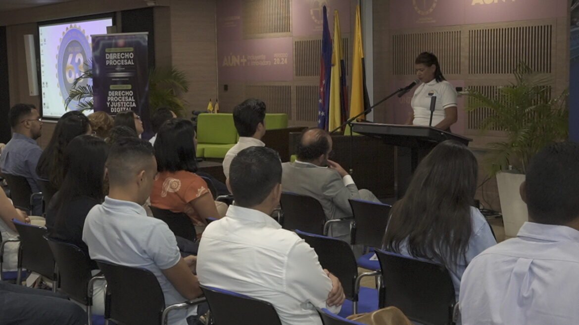 Directivos, docentes, expertos del sector judicial y estudiantes participaron en el lanzamiento de la Maestría en Derecho Procesal y Justicia Digital de Unimagdalena, en el auditorio Neguanje.