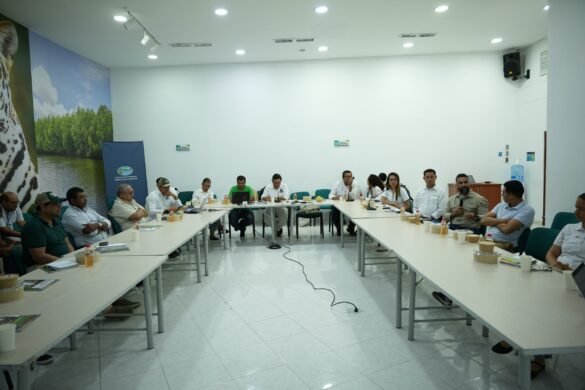 Representantes de autoridades ambientales, gremios, centros de investigación y entidades técnicas participaron en la Mesa Técnica Agroclimática Regional, donde analizaron los escenarios climáticos y las acciones preventivas frente al posible Fenómeno de El Niño en el Caribe colombiano.