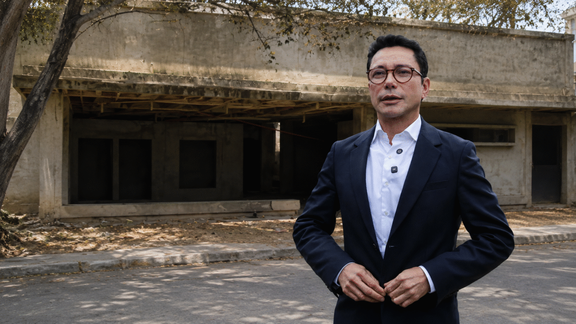 Carlos Caicedo fue condenado en primera instancia a casi 10 años de prisión por irregularidades en un contrato del sector salud firmado en 2014. La decisión aún puede ser apelada.